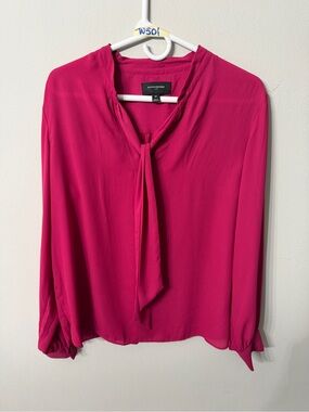 Women’s Banana Republic Medium Pink Tie Neck Long Sleeve Blouse
